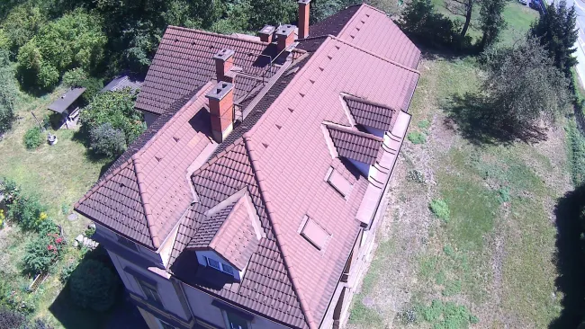 Großzügiges Mehrfamilienhaus in Donawitz – ca. 400m² Wohnfläche, ruhige rückseitige Terrasse, 4 Garagen, weitläufiges 3478 m² großes Grundstück. - Bild