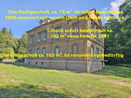 Großzügiges Mehrfamilienhaus in Donawitz – ca. 400m² Wohnfläche, ruhige rückseitige Terrasse, 4 Garagen, weitläufiges 3478 m² großes Grundstück.