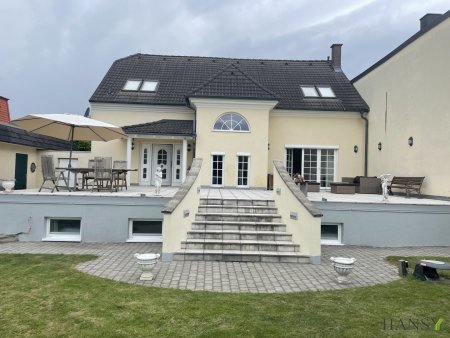 Komplett renovierte Villa in Tribuswinkel: 5 Zimmer, Garten, Garage, Terrasse – Ihr Traumhaus!