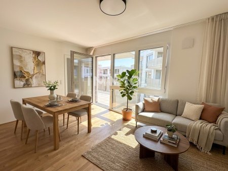 Erstbezug ab 1. Oktober: Helle 2-Zimmerwohnung mit 9,6 m² Balkon – nur 8 Gehminuten zum Donauzentrum