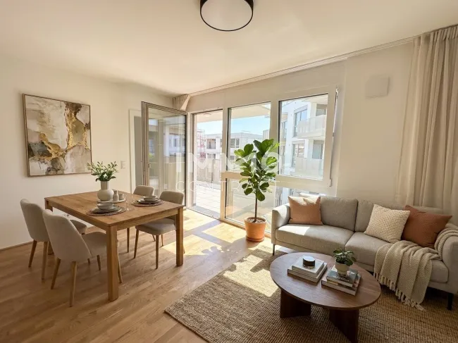 Erstbezug ab 1. Oktober: Helle 2-Zimmerwohnung mit 9,6 m² Balkon – nur 8 Gehminuten zum Donauzentrum - Titelbild