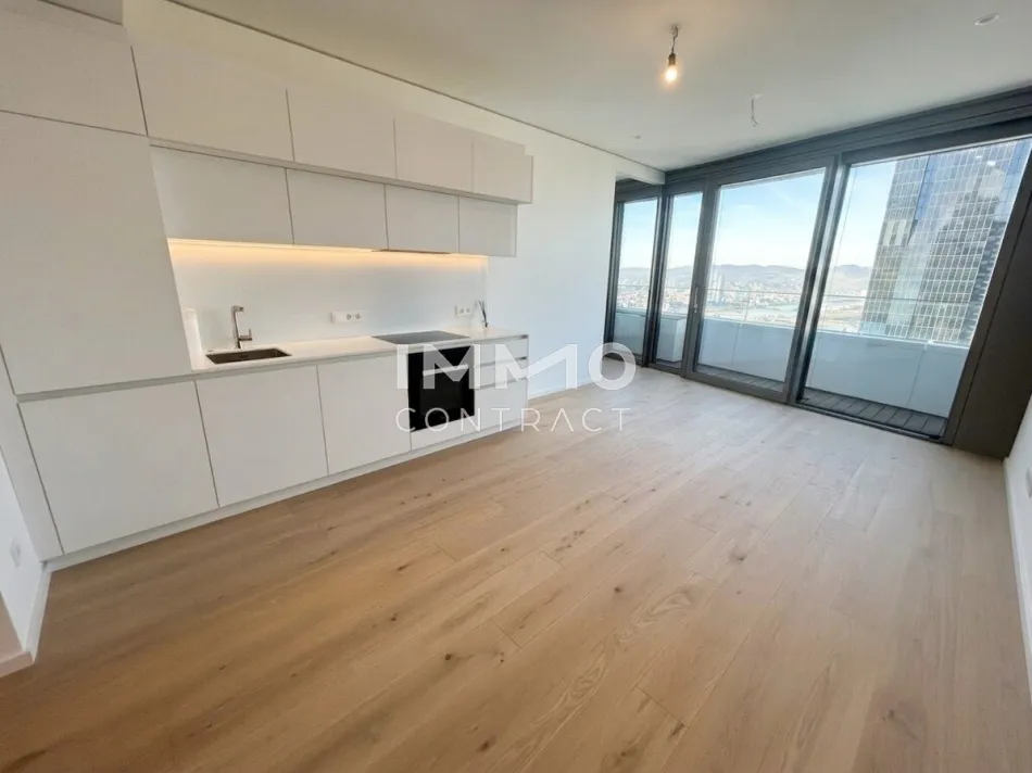 Erstklassige 2 Zimmer Wohnung im 43.Stock! Erstbezug inkl. Doorman, Gym, Sauna, Pool, Bar! - Titelbild
