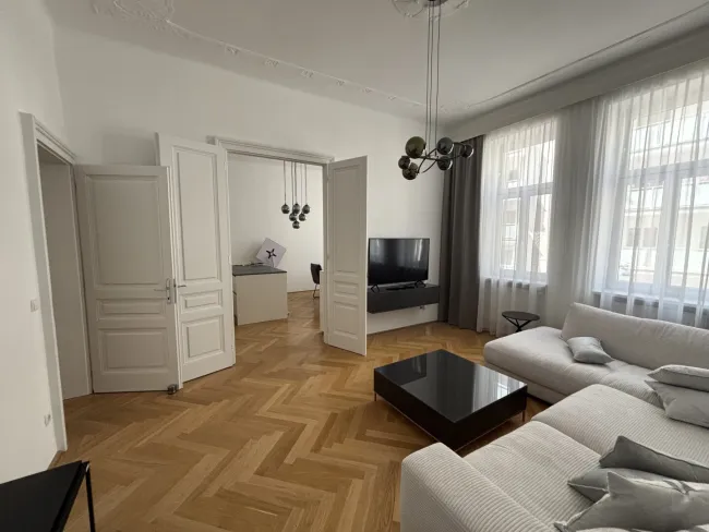 Sehr schöne Altbauwohnung in ruhiger Lage - Stilhaus! - Bild