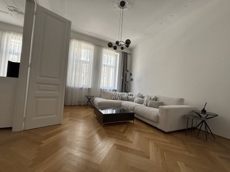 Sehr schöne Altbauwohnung in ruhiger Lage - Stilhaus!