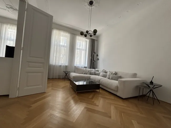 Sehr schöne Altbauwohnung in ruhiger Lage - Stilhaus! - Bild