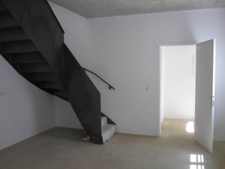 Moderne Wohnung in Biedermeierhaus mit Loggia!
