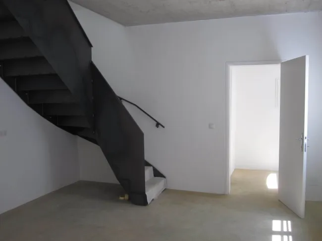 Moderne Wohnung in Biedermeierhaus mit Loggia! - Titelbild