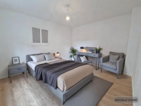 Zimmer 2 (zb. Schlafzimmer) mit ca. 16 m²