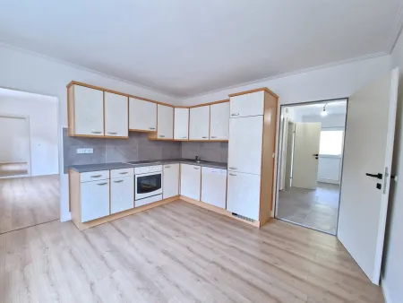 Küche mit Platz für Essbereich, ca. 13,8 m²