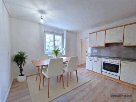 Küche mit Platz für Essbereich, ca. 13,8 m²