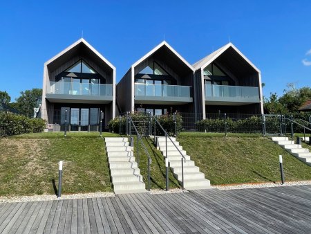 Exklusives Seehaus mit privatem Seezugang – Neubauprojekt „Sinfonie" direkt am Neufelder See