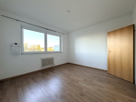 Praktische 2-Zimmer-Wohnung mit Loggia, Parkplatz & guter Anbindung