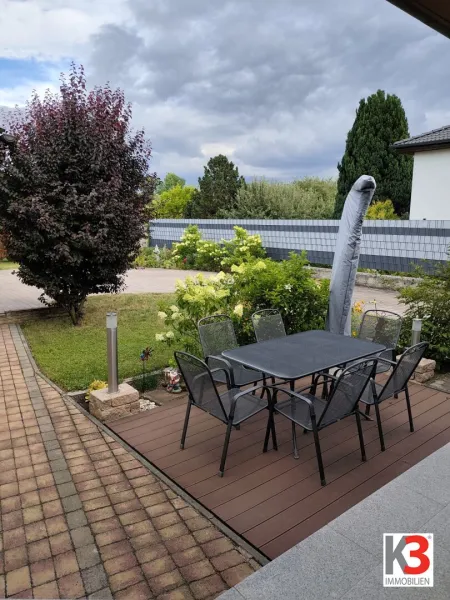 K3 - Tolle Liegenschaft mit Wintergarten, Traumgarten und Doppelgarage in absoluter Ruhelage