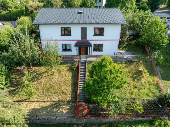 Eigene Hausetage mit Garten großen Lagerraum und Carport! - Titelbild