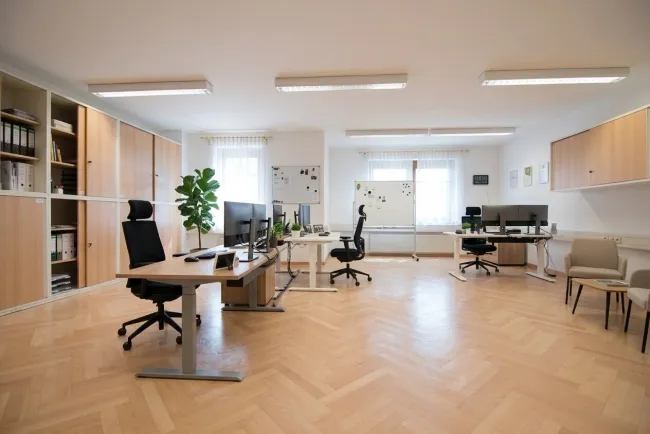 BÜRO/ORDINATION | vielseitige Raumaufteilung mit 153 m² | Einzelräume & großzügiger Mehrzweckraum | ruhige, repräsentative Bestlage - Bild