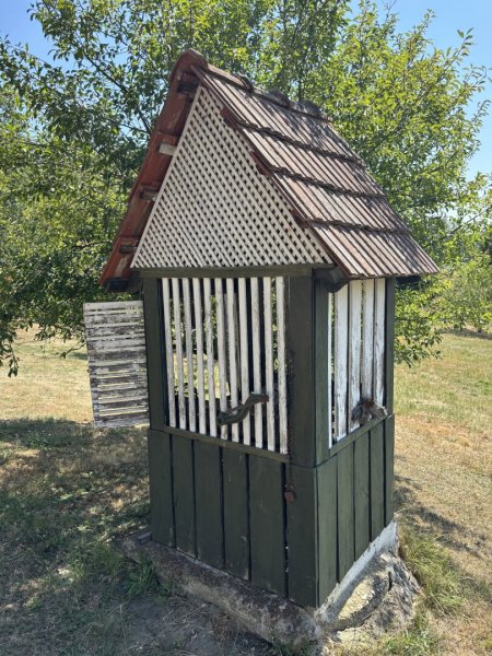 '' BEZAUBERNDES UNIKAT '' - Glasing ! Charismatisches Kellerstöckl in hinreissender Lage !! Gepflegtes Original mit ca. 10.500 m2 arrondiertem Eigengrund !!