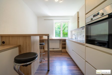 Zur Gänze sanierte 2 - Zimmer Wohnung inkl. hochwertiger Einbauküche in ausgezeichneter Lage