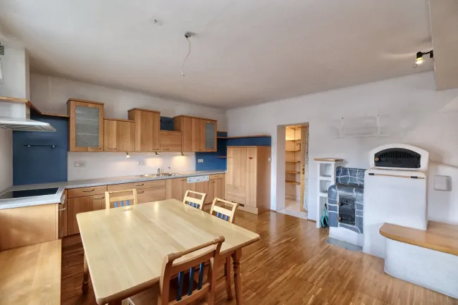 Großzügiges Zweifamilienhaus im Herzen von Ritzing - Bild