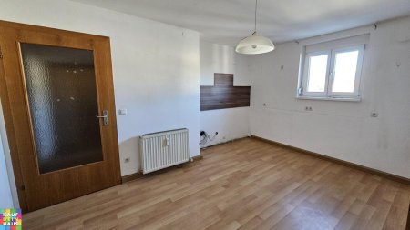 ERSTBEZUG NACH SANIERUNG! Geförderte 2 Zimmerwohnung in Zentrumsnähe