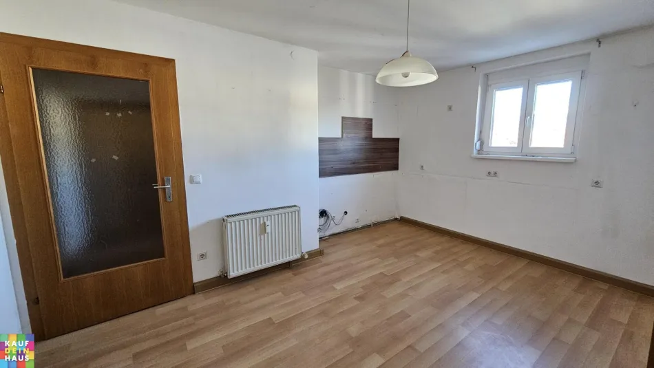 ERSTBEZUG NACH SANIERUNG! Geförderte 2 Zimmerwohnung in Zentrumsnähe - Bild