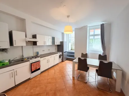 Büro / Ordination / Arbeiterquartier im Erdgeschoss mit Terrasse und Garten! Habichergasse Nähe Thaliastraße!