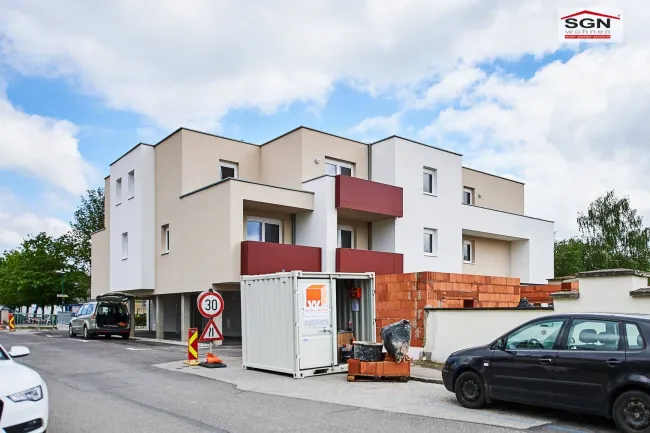 JUNGES WOHNEN - geförderte 2-Zimmer Genossenschaftswhg. mit Balkon und PKW-Abstellplatz ab März 2026 bezugsfertig - Bild