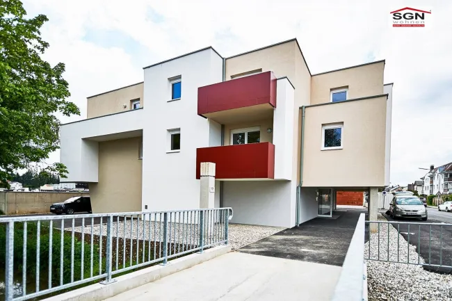 JUNGES WOHNEN - geförderte 2-Zimmer Genossenschaftswhg. mit Balkon und PKW-Abstellplatz ab März 2026 bezugsfertig - Titelbild