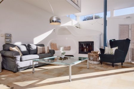 Hochwertige Architektenvilla mit Pool