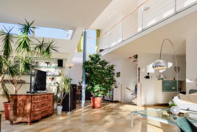 Hochwertige Architektenvilla mit Pool - Bild