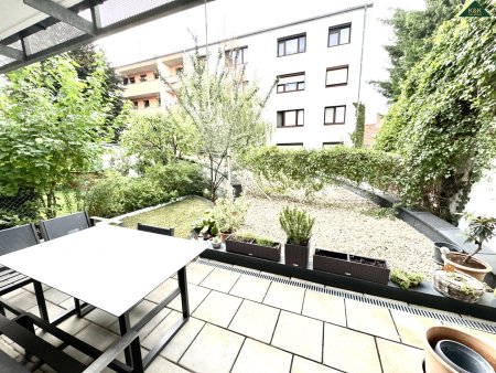 ZENTRALES WOHNEN - MIT 2 LOGGIEN & EIGENGARTEN