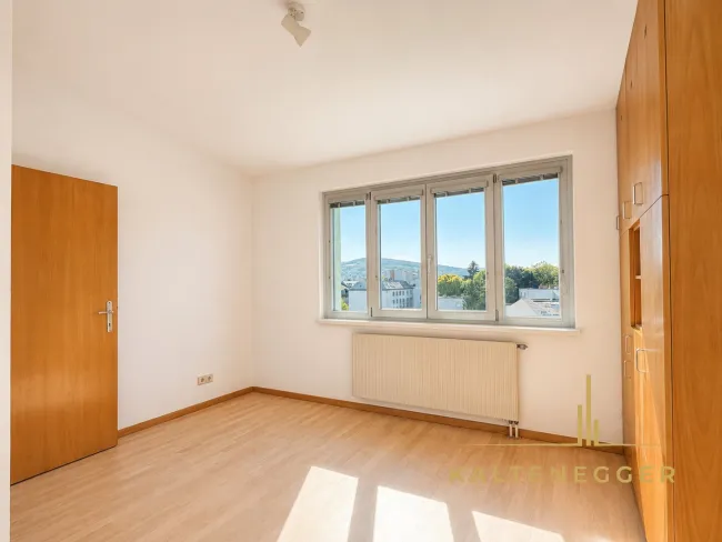 Helles Schlafzimmer mit schönem Weitblick