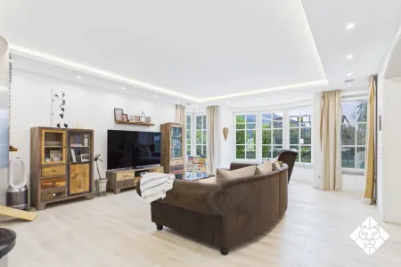 Ein Anwesen, das Maßstäbe setzt - Luxusvilla mit Pool zu kaufen!