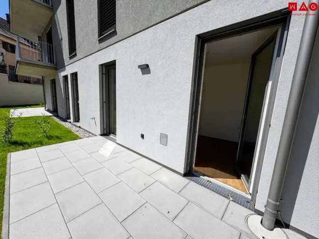 Garten mit Terrasse KI