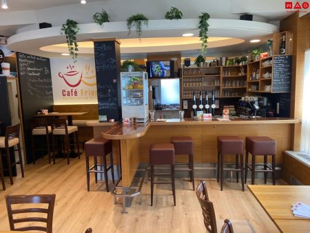 Gastronomiefläche / "Cafe Friends" in Linz / Bindermichl - Keferfeld - auf Wunsch voll ausgestattet mit attraktivem Gastgarten – 81,28 m² | Barrierefrei | Aufsperren & Losstarten