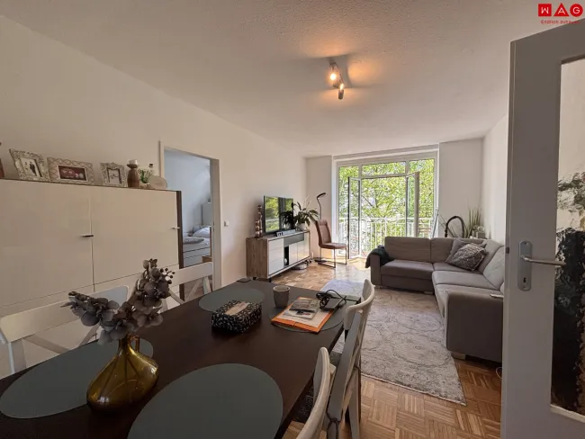 Wohnzimmer/Esszimmer