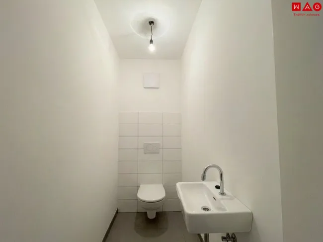 WC mit Handwaschbecken