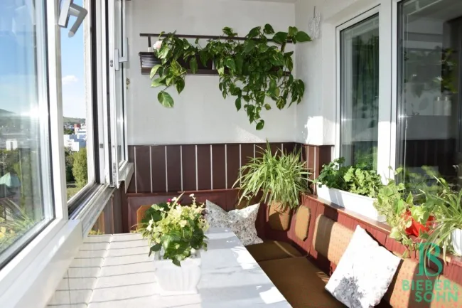 Wohnraum/Blick Loggia