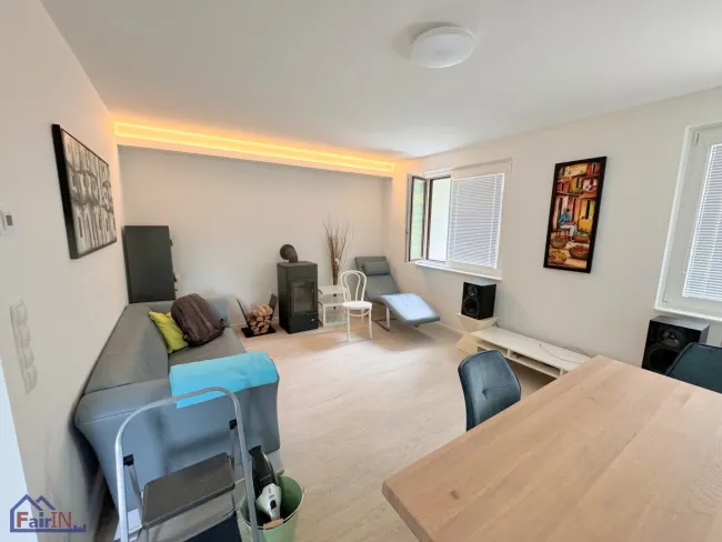 Moderne 2-Zimmer Wohnung mit Kamin und Fußbodenheizung in begehrter Lage des 13. Bezirkes - Bild