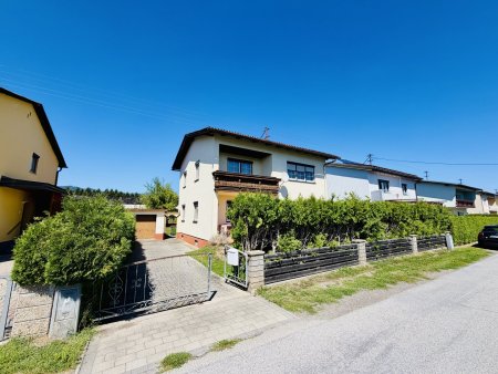 Zeltweg: großzügiges Einfamilienhaus mit 6 Zimmern auf ca 146 m2 WFL, Garage und schönem Grundstück