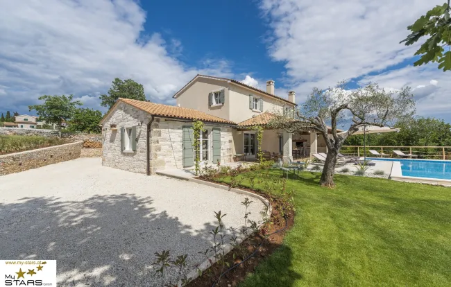 PROVISIONSFREI für den Käufer! Haus im Grünen mit Pool auf Istrien - Bild