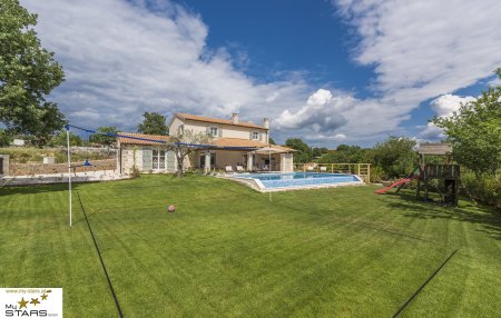 PROVISIONSFREI für den Käufer! Haus im Grünen mit Pool auf Istrien