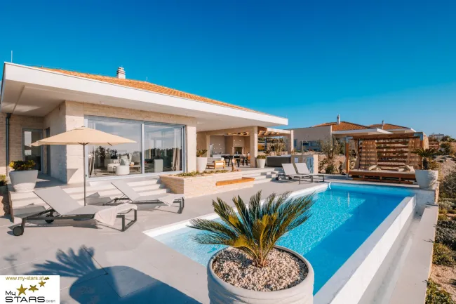 Einzigartiges Privatresort mit 6 luxuriösen Villen und ein Verwaltungs- und Servicegebäude auf der Insel Pag! - Titelbild