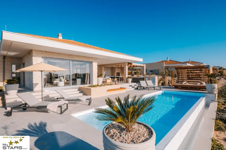 Einzigartiges Privatresort mit 6 luxuriösen Villen und ein Verwaltungs- und Servicegebäude auf der Insel Pag! - Titelbild