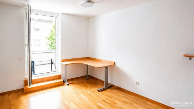 großzügige Terrassenwohnung mit Garage und außergewöhnlich viel Stauraum | ZELLMANN IMMOBILIEN - Bild