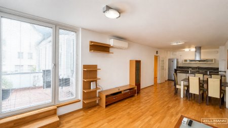 großzügige Terrassenwohnung mit Garage und außergewöhnlich viel Stauraum | ZELLMANN IMMOBILIEN