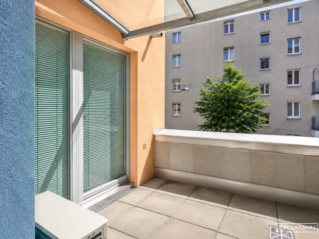 großzügige Terrassenwohnung mit Garage und außergewöhnlich viel Stauraum | ZELLMANN IMMOBILIEN - Bild