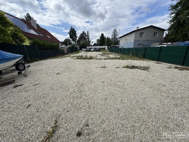 Gewerbegrund & Autoplatz zu vermieten | ZELLMANN IMMOBILIEN - Bild