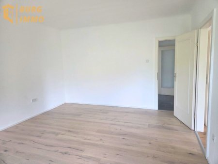 Einziehen und wohlfühlen: Helle 2,5-Zimmer-Wohnung in zentraler Lage