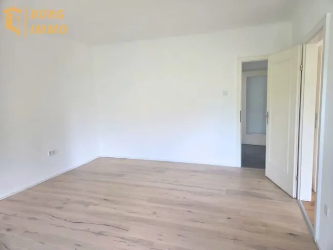 Einziehen und wohlfühlen: Helle 2,5-Zimmer-Wohnung in zentraler Lage - Bild