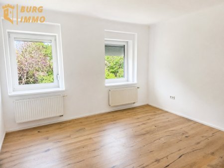 Einziehen und wohlfühlen: Helle 2,5-Zimmer-Wohnung in zentraler Lage